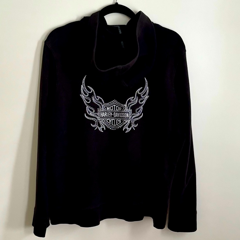 Women’s Harley Davidson Long Sleeved zip-up hoodie. Size 1W